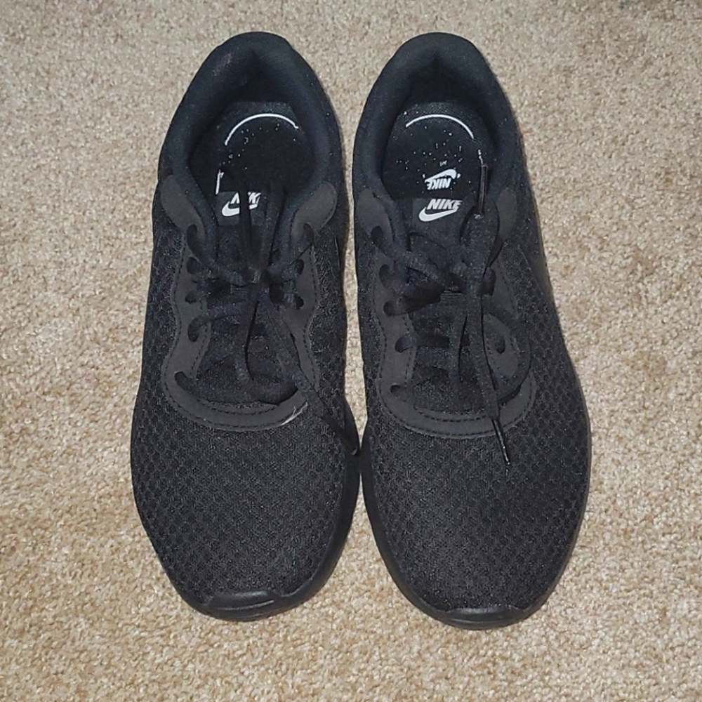 Nike Tanjun Sneakers Size 8